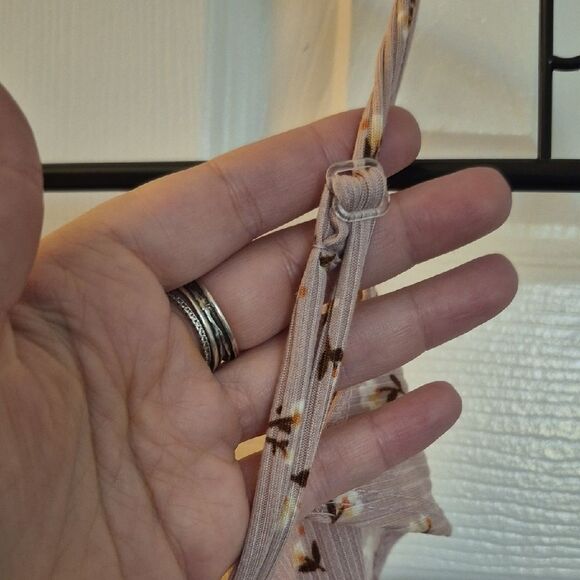 🎁3/$30🎁 Culture Code (Sz M) Lavendar Floral Ruffle Sleeveless Top - Picture 8 of 9